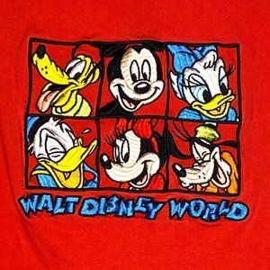 Mickey Mouse T-shirt Red Adult Med with Minnie Daffy Pluto Goofy Daisy Duck
